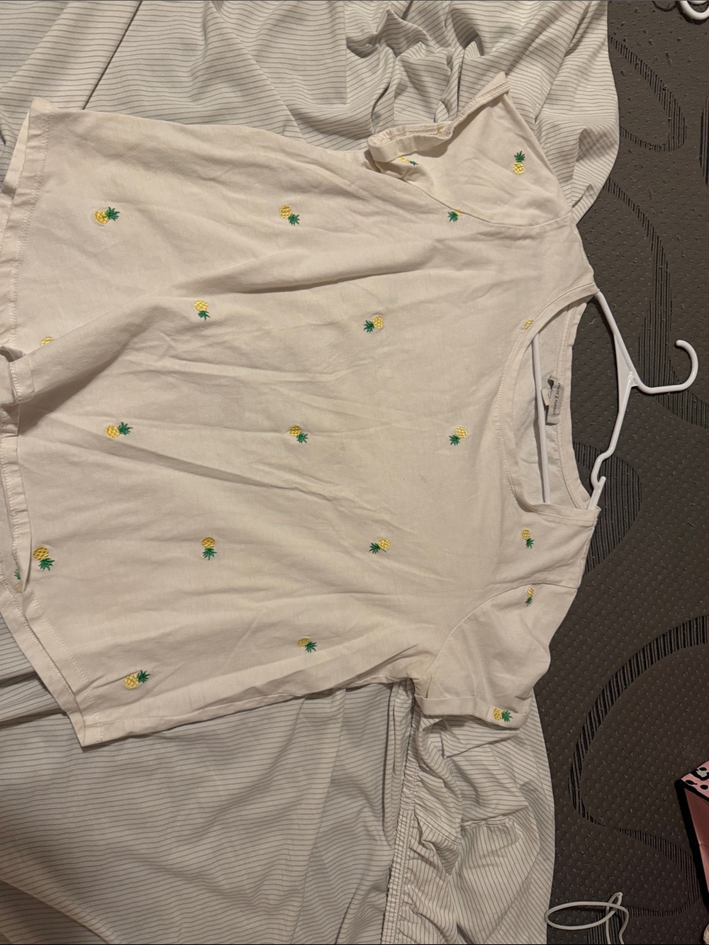 Women’s or junior shirt
